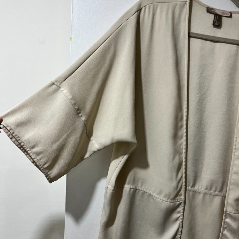 Forever 21 Beige Kimono Blazer - Effortless Chic for Casual and Work Wear 🌟✨ - Picture 4 of 9